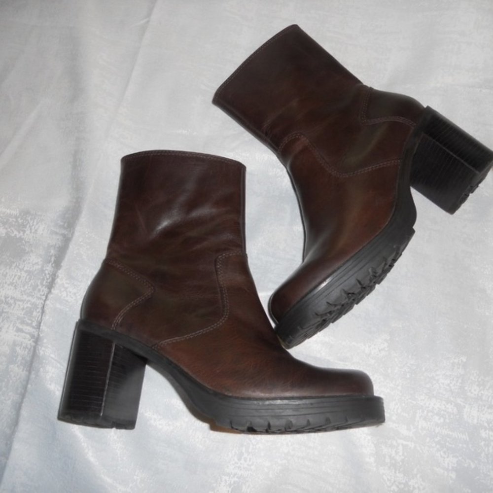 Vintage Brown Heeled boots